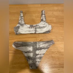 CALI DREAMING tie dye bikini
